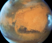 Trái đất và sao Hỏa có thể va vào nhau?